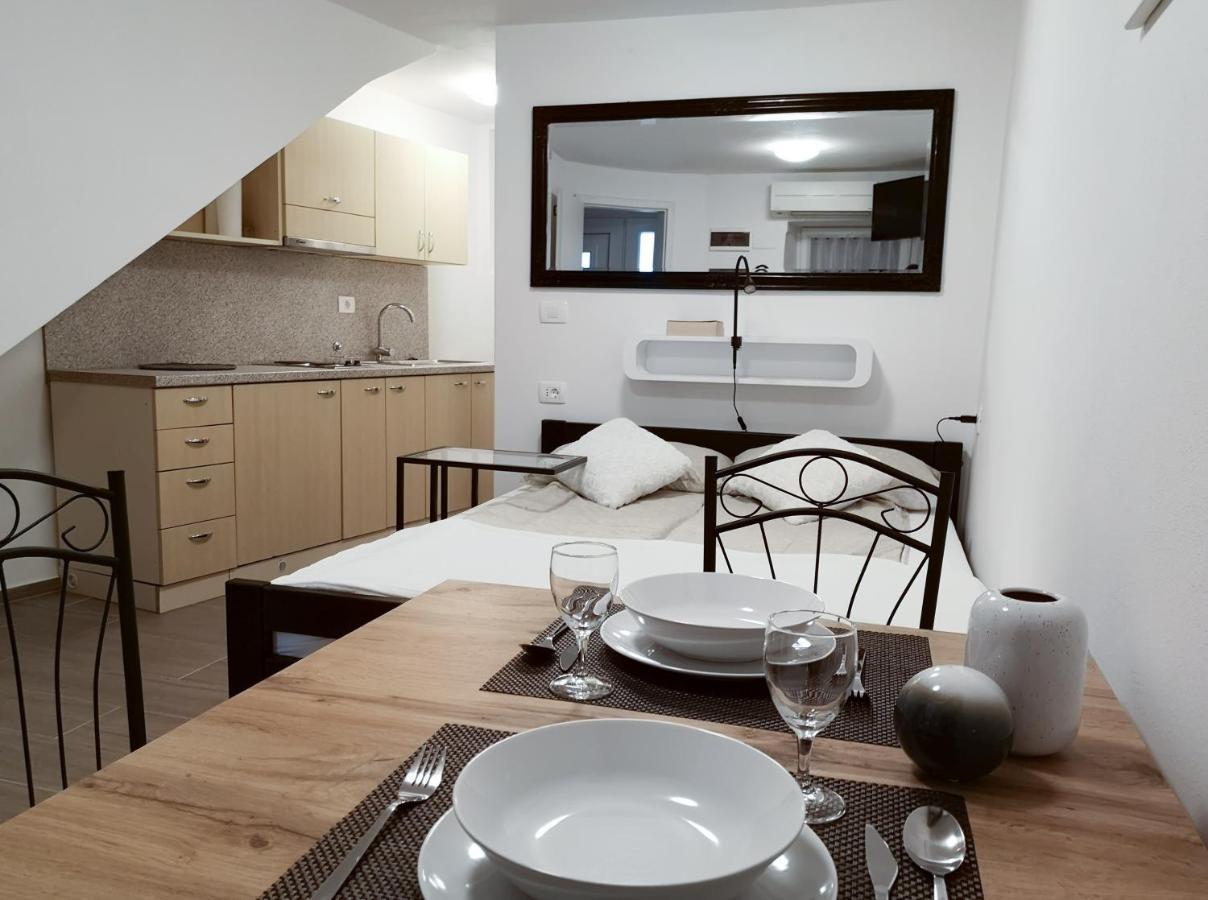 Korala Apartments 피란 외부 사진