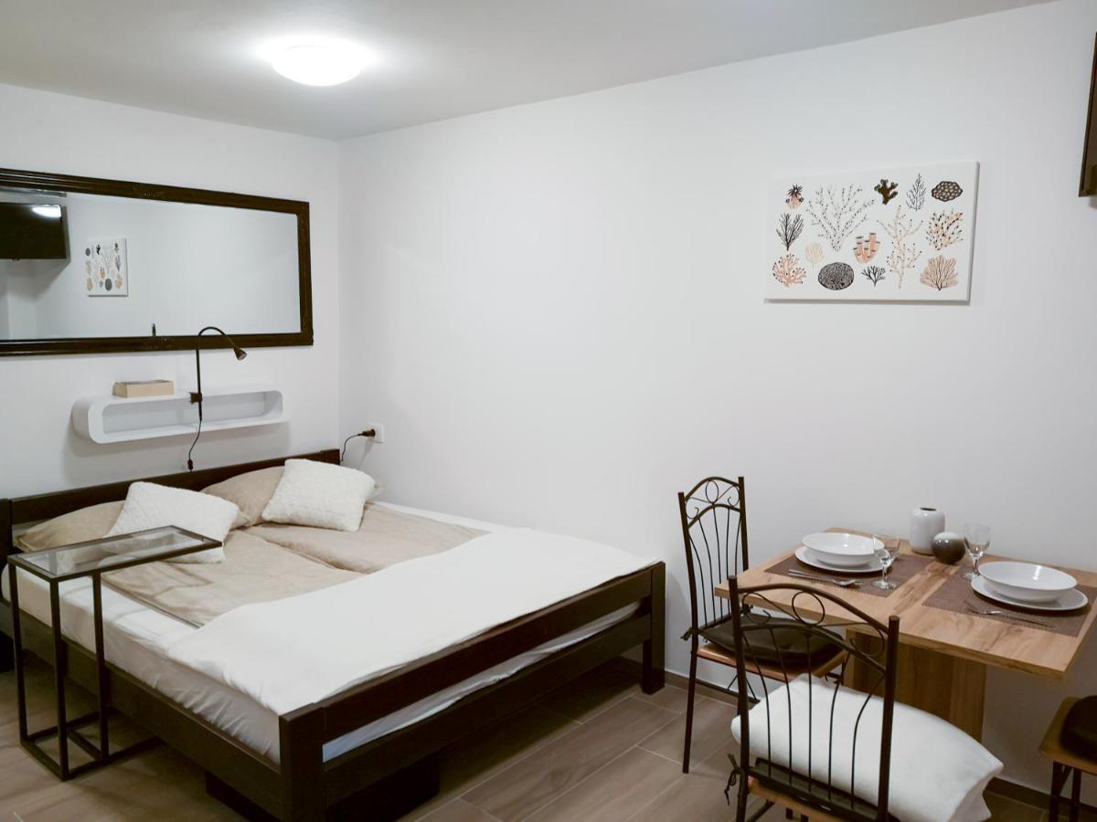 Korala Apartments 피란 외부 사진