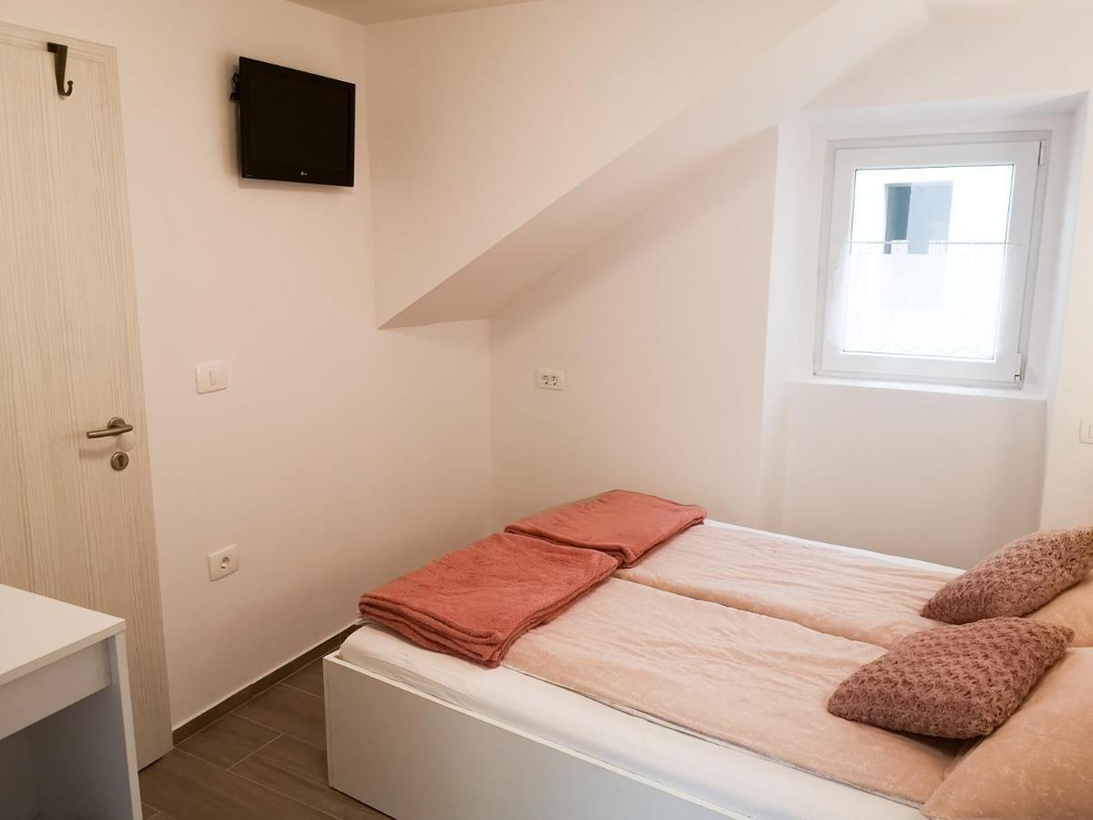 Korala Apartments 피란 외부 사진