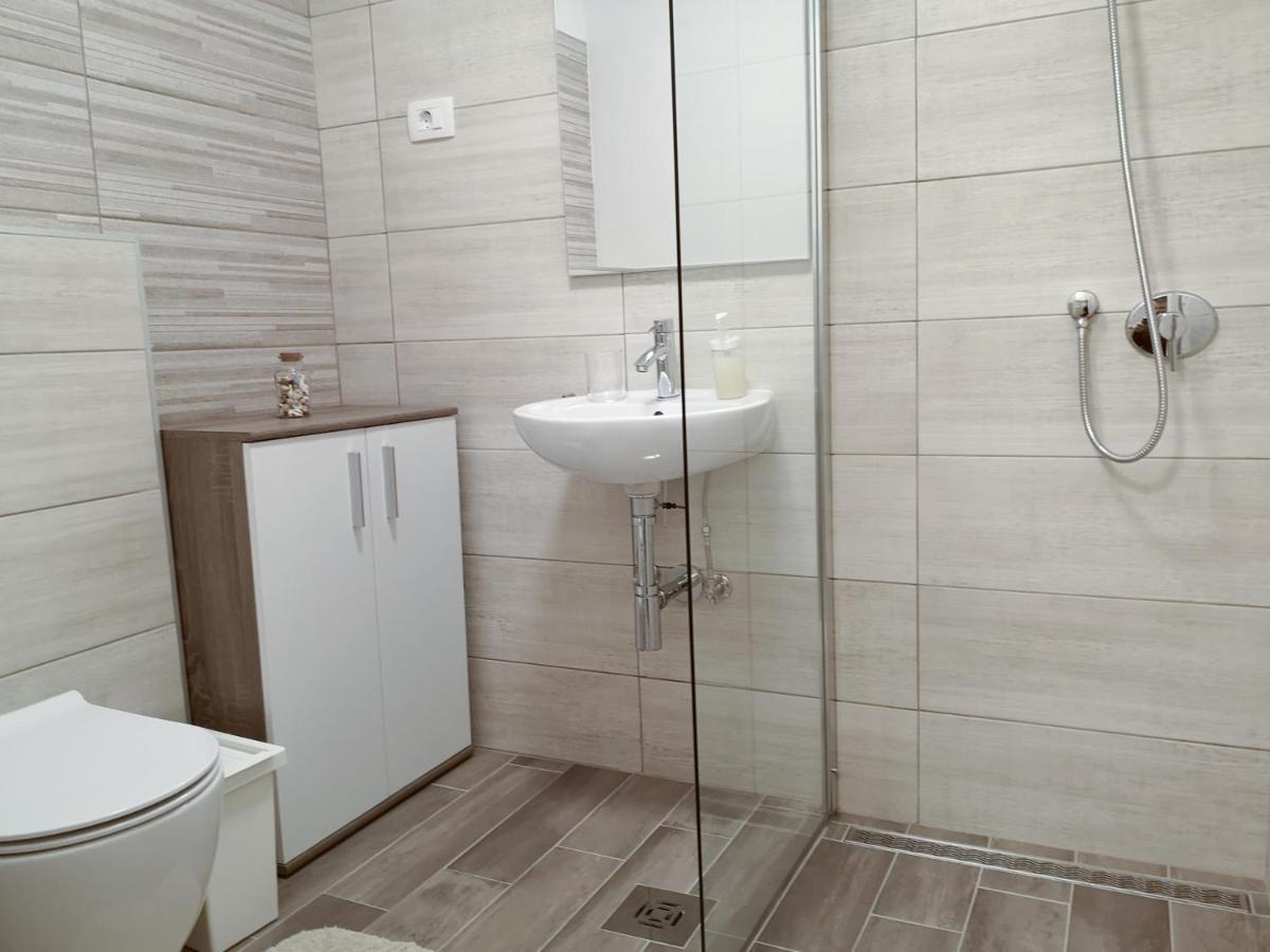 Korala Apartments 피란 외부 사진