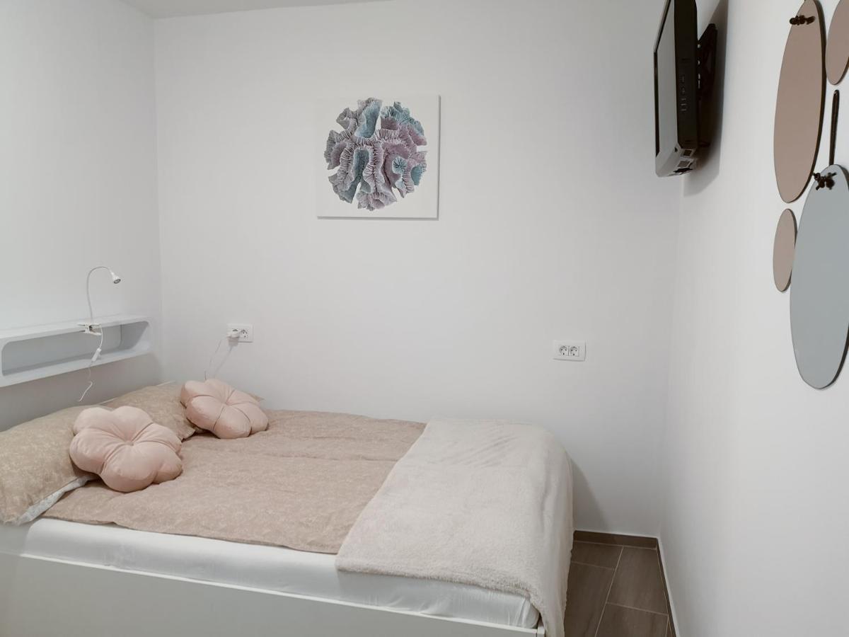 Korala Apartments 피란 외부 사진